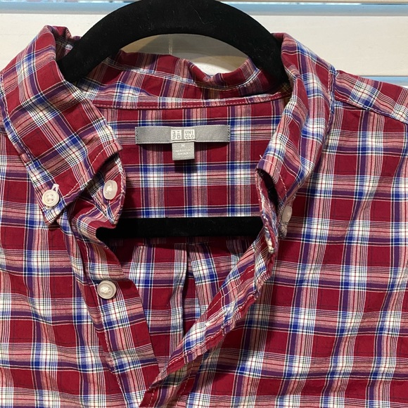 Uniqlo Button Up - Size M - Picture 2 of 3